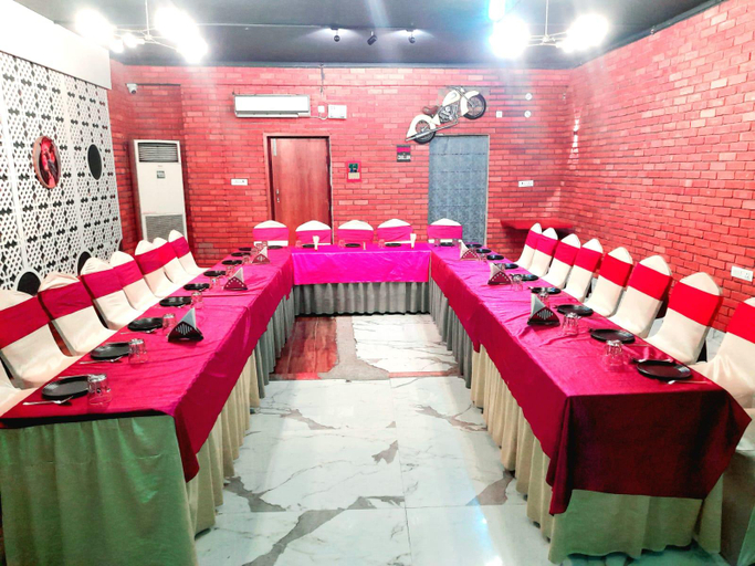 Banquet hall 4, Magic Leaf, Varanasi