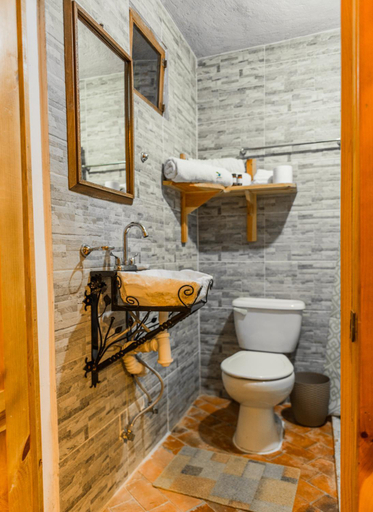 Bathroom 3, Hotel Colibri, San Luis de la Paz