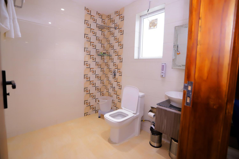 Bathroom 5, Hotel Nirvana Inn Near Expo Mart Greater Noida, Gautam Buddha Nagar
