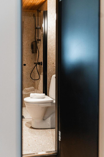 Bathroom 4, Hotelli Vaakko, Pirkanmaa