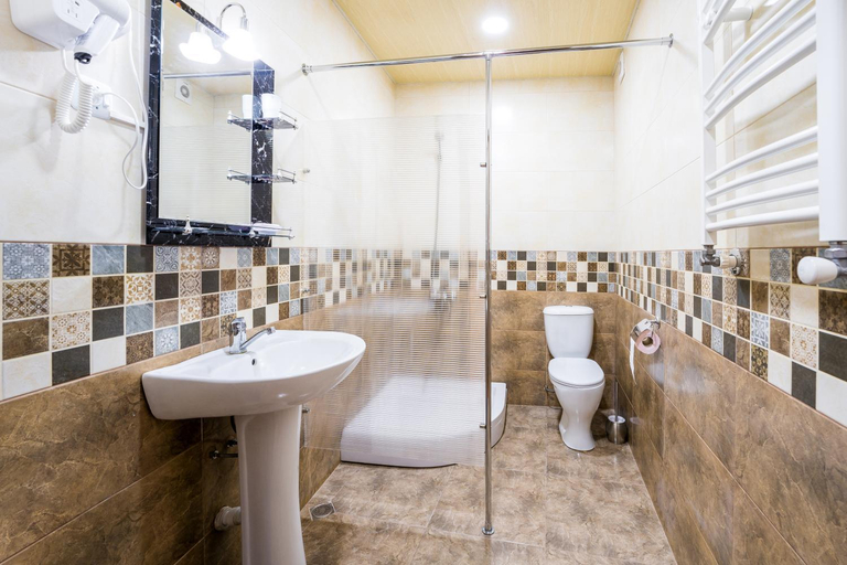 Bathroom 3, Georgian House, Tskaltubo