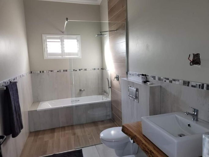 Bathroom 3, The Hank Maribashoek Adventure Lodge, Waterberg
