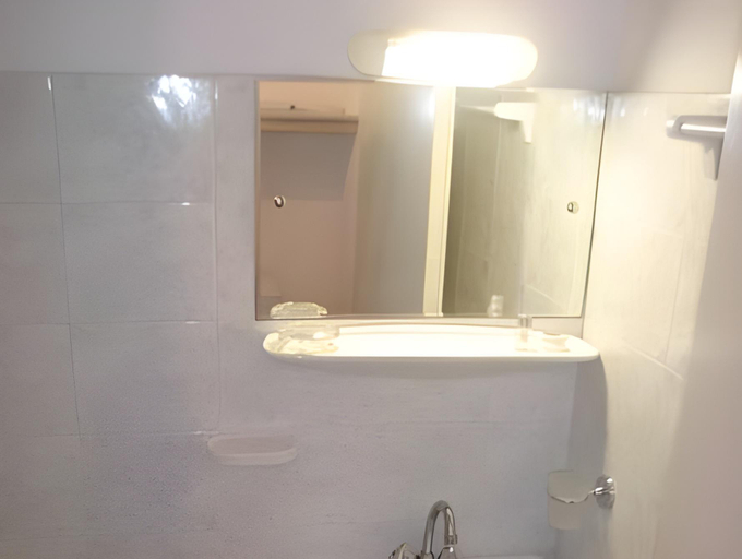 Bathroom 4, Hotel Eleana, Thessaly