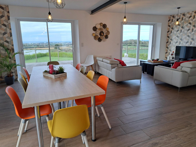 Others 4, Holiday Home in Brittany with Sea View, Finistère