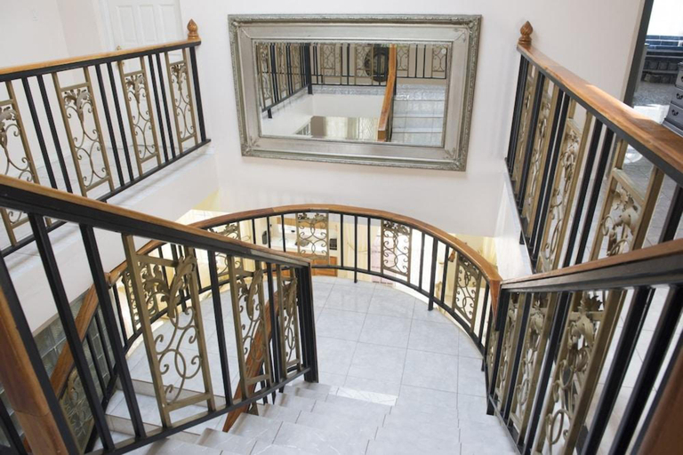 Others 5, Celebrity Villa Jamaica
