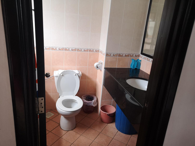 Bathroom 4, Marina Court Homestay, Kota Kinabalu
