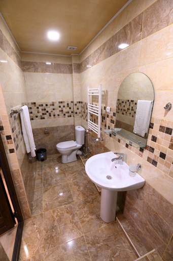 Bathroom 3, KARNEL Hotel