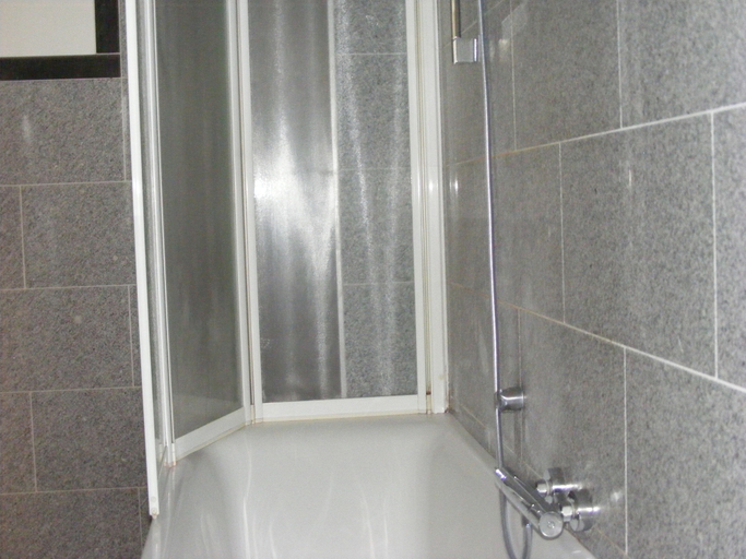 Bathroom 5, Amosa Liège City Centre Apart Gerardrie 17, Liège