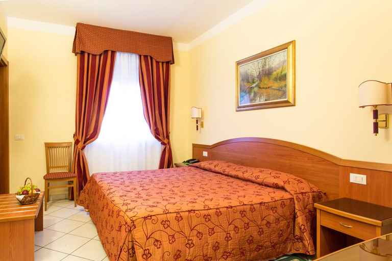 Bedroom 2, Hotel Ristorante Paladini, Vercelli