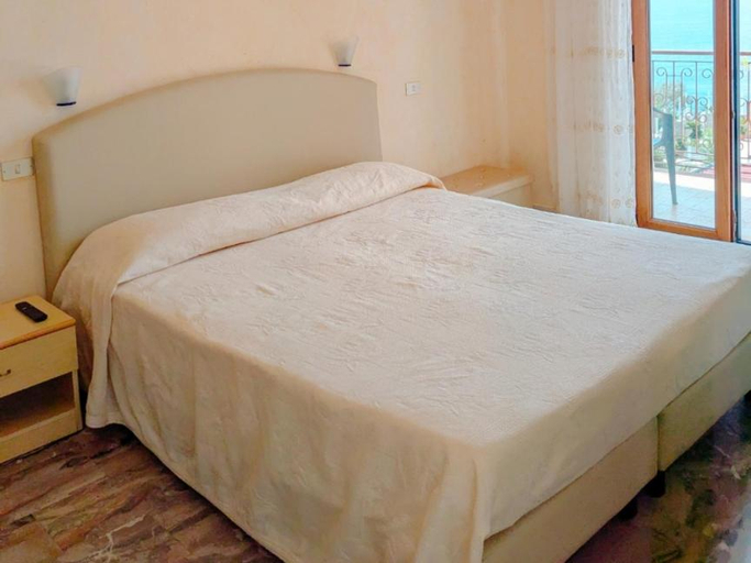 Bedroom 2, PARADISO Hotel Ristorante, Reggio Di Calabria