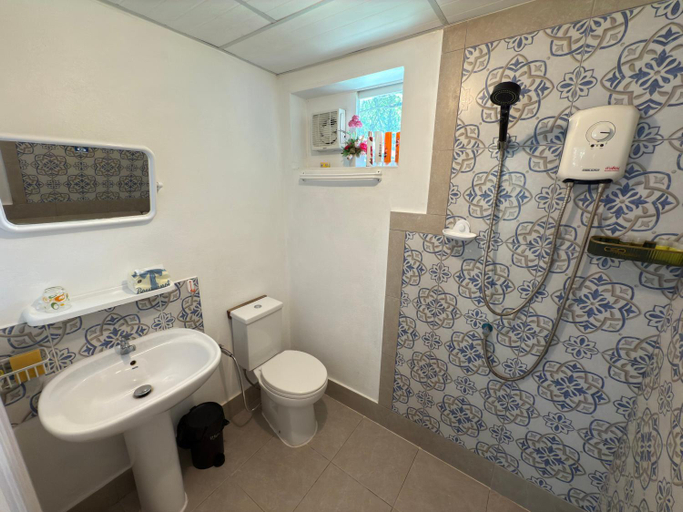 Bathroom 4, Mem Homestay, Pathiu