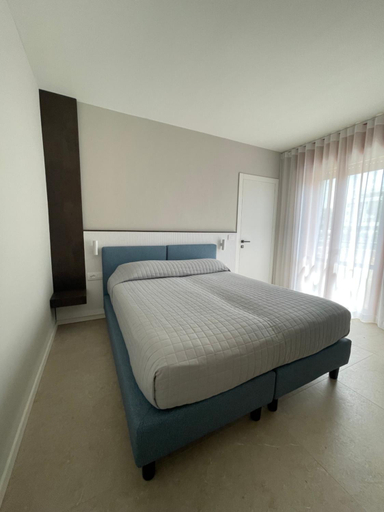 Others 5, Petit Hotel, Venezia