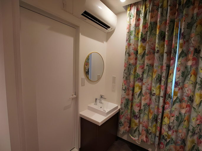 Bathroom 5, Marukou Hotel, Taitō