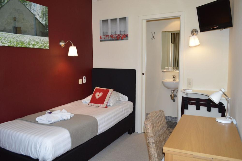 Bedroom 3, Hotel Ambrosia, West-Vlaanderen