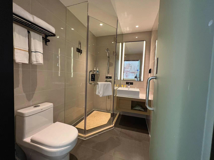 Bathroom 3, City Comfort Inn Wuhan Yangtze River Bridge Yellow Crane Tower, Wuhan