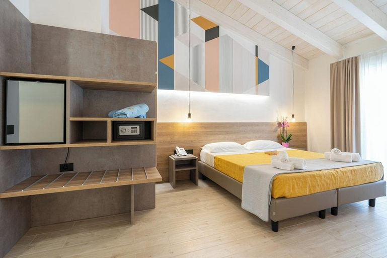 Bedroom 2, Horizon Hotel Badesi, Olbia-Tempio