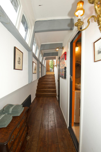 Others 4, Amsterdam Center - Houseboat B&B by Captain Ricard, Amsterdam