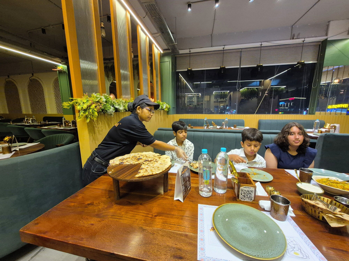 Food & Drinks 5, Hotel De Hocks Deluxe, Delhi