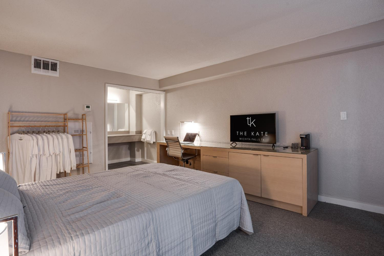 Bedroom 1, The Kate, Wichita