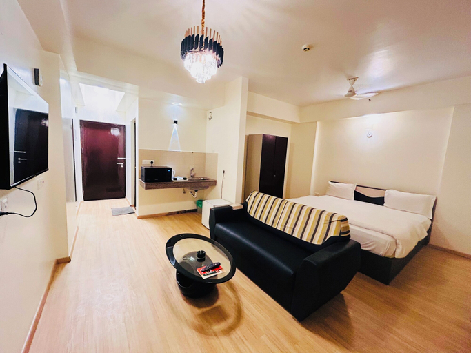 Others 4, Hotel Migrolino, Lucknow