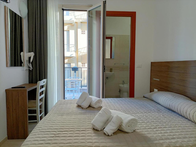 Others 5, Hotel Bed and Book, Rimini
