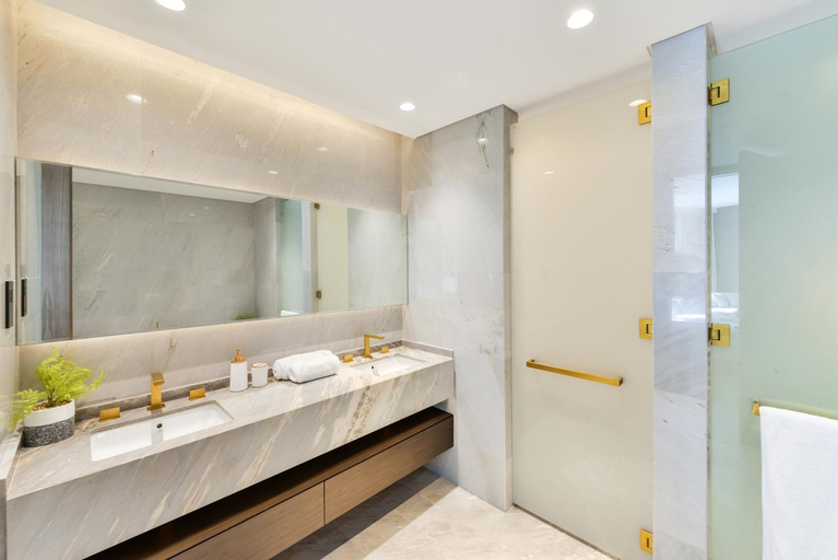 Bathroom 2, Maison Privee - Glamourous Apt with Sea Views at FIVE Palm, Dubai