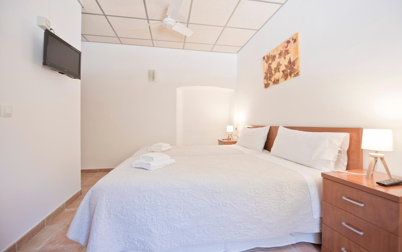 Bedroom 2, Hostal la Salut de Terrades, Girona