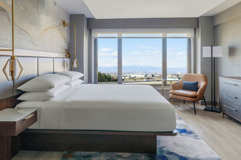Bedroom 3, Marriott Denver Airport at Gateway Park, Denver