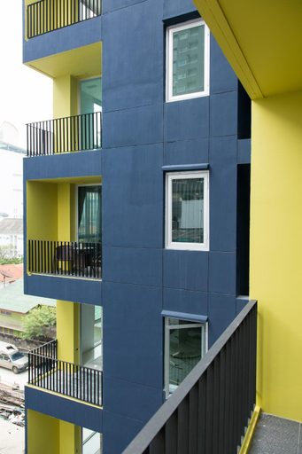 Exterior 5