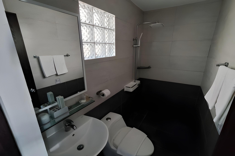 Bathroom, Casa Blu Hotel & Resort, Lapu-Lapu City