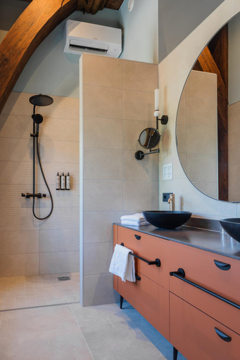 Bathroom 4, Hotel St Joris I Kloeg Collection, Middelburg