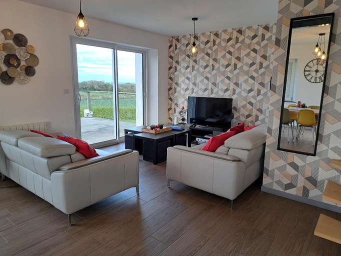 Others 5, Holiday Home in Brittany with Sea View, Finistère