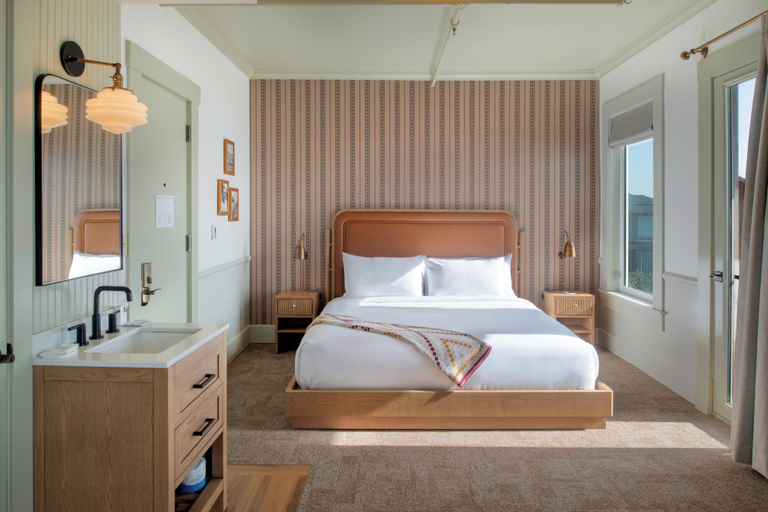 Bedroom 3, Hotel Sylvia, Lincoln