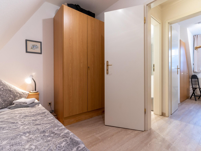 Others 3, Apartment mit Kamin in einer Eigentumswohnung, Nordfriesland
