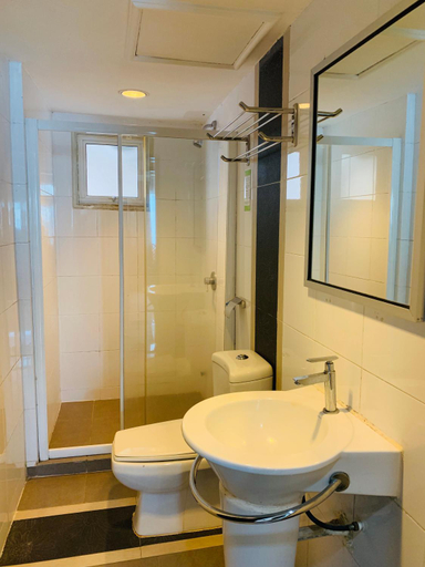 Bathroom 5, KK Spacious Homestay, Kota Kinabalu