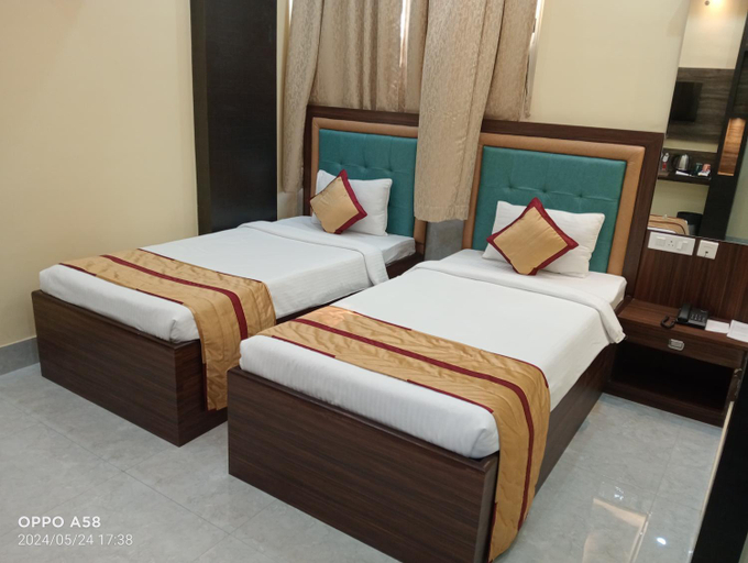Bedroom 3, Hotel Shangri La, North 24 Parganas