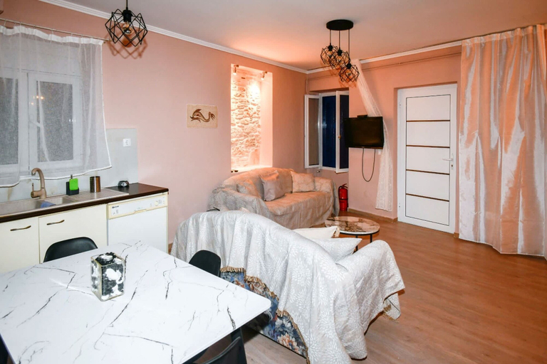 Room 5, Peaceful Getaway in the Heart of Mitilinii Samos, North Aegean