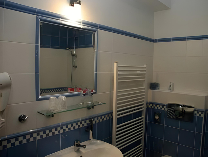 Bathroom 3, Hotel U Zeleneho Stromu, Plzeň - jih