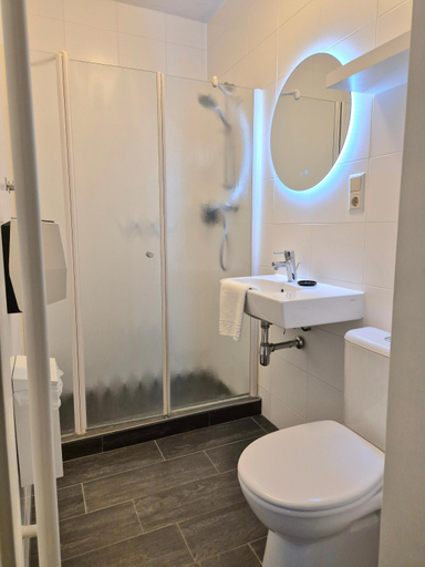 Bathroom 3, Hotel Den Burg, Texel