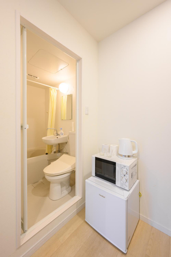 Bathroom 3, Oku Apartment, Kita