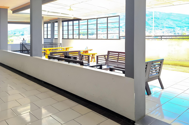 Food & Drinks 5, Urbanview The Halona near Jawa Timur Park 4, Malang