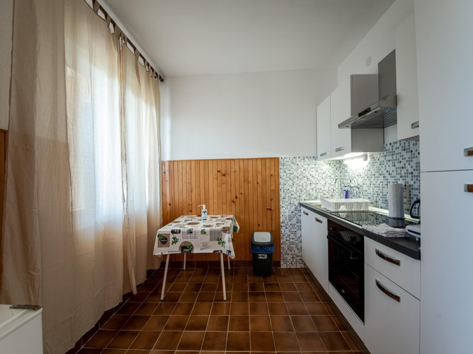 Others 5, Apartment in Seline near Paklenica Park, Starigrad