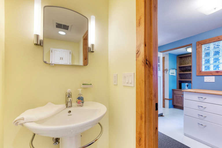 Bathroom 4, Serenity Pines by Avantstay Incredible Views, Island