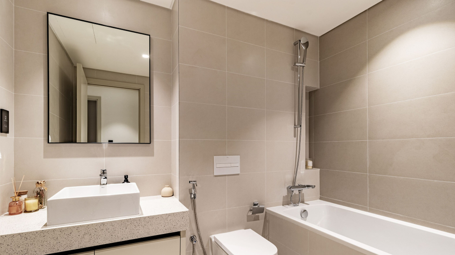Bathroom, Manzil - Stylish 1BR in Emaar Beachfront, Dubai