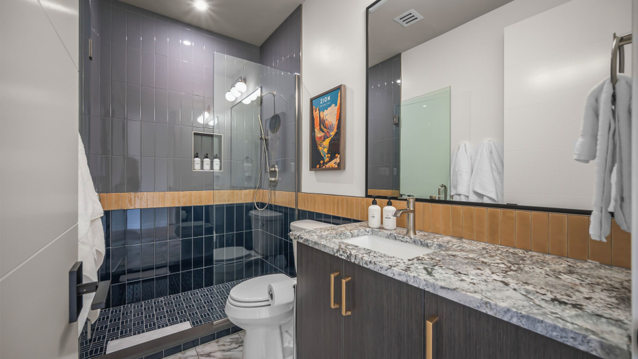 Bathroom 3, Montclair at Zion, Washington