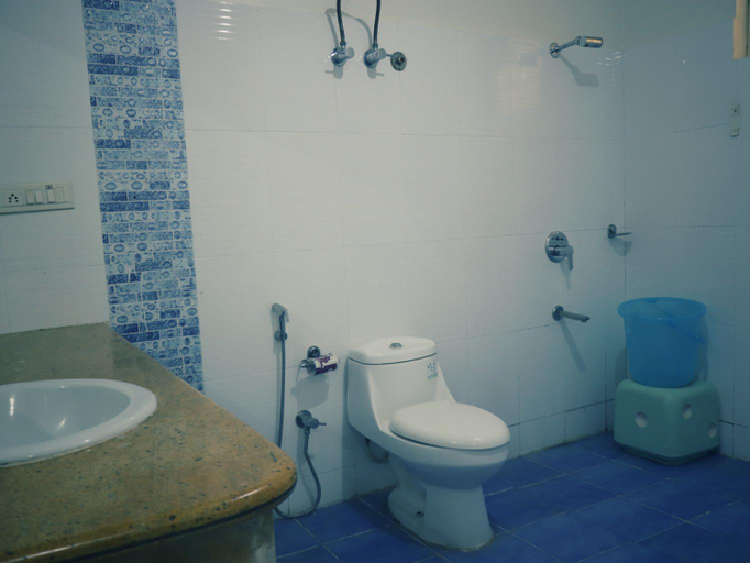 Bathroom 4, The Green Path Eco Hotel, Bangalore