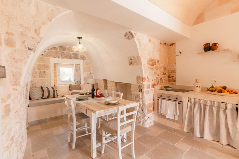 Room 2, Trullo Tramonto in SAN Michele Salentino, Brindisi