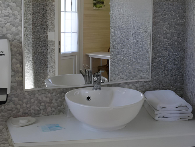 Bathroom 4, Hotel de l'Atlantique, Vendée