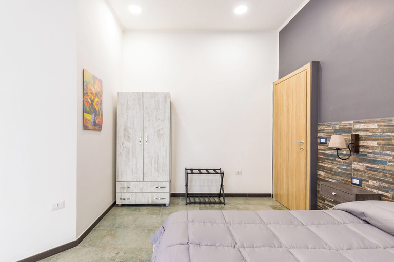 Room 2, Gelso Complex Studios and Flat by Napoliapartments, Napoli