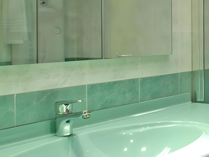 Bathroom 5, Hotel Motel 2, Piacenza